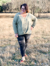 Load image into Gallery viewer, Katelyn Long Sleeve V-Neck Button Down Top-Curvy