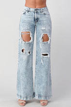 Load image into Gallery viewer, Addie Distressed Trouser Jeans