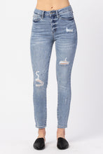 Load image into Gallery viewer, Cameron Skinny Fit Jeans